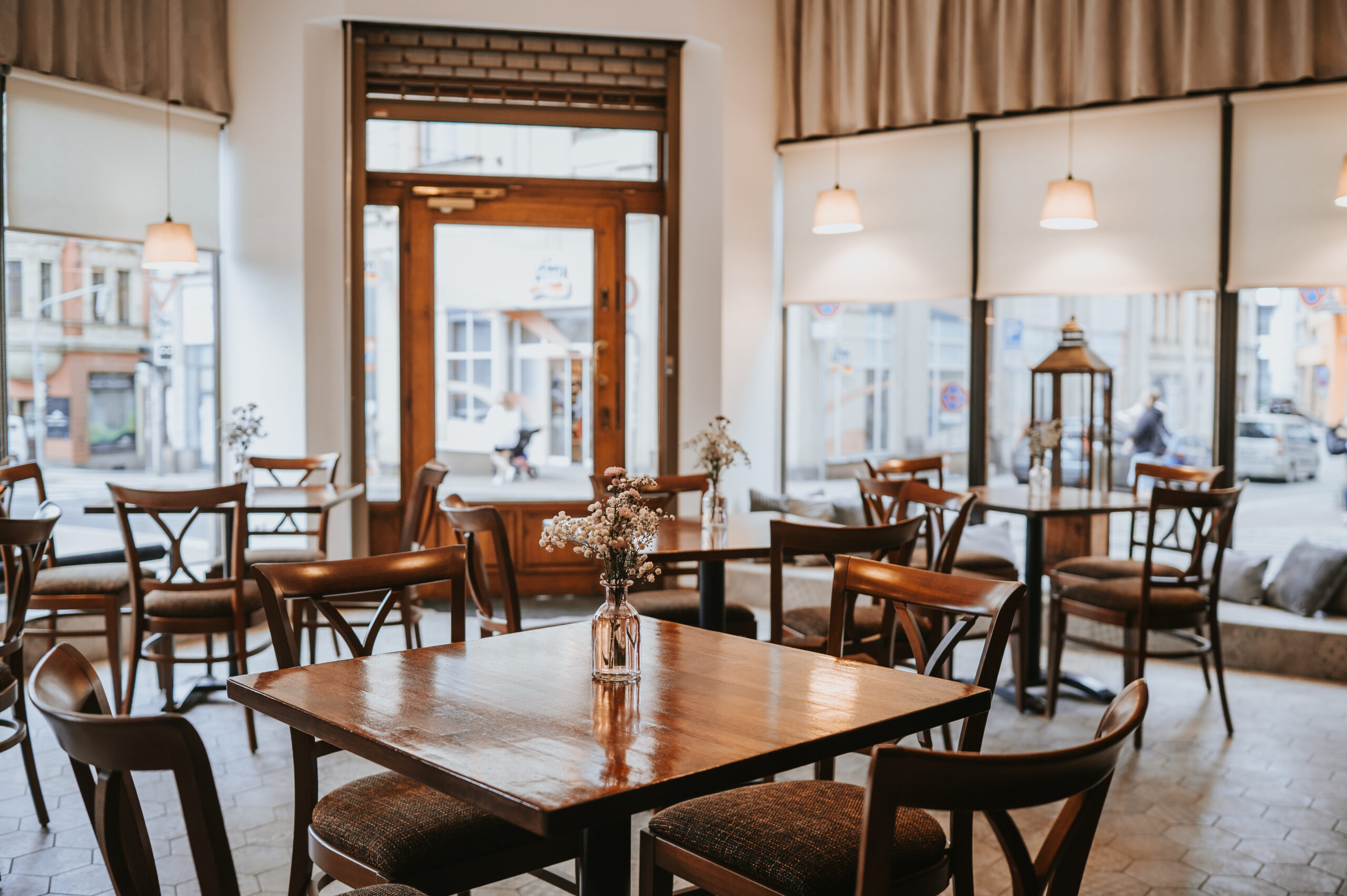 kavarna Na Salku interier scaled