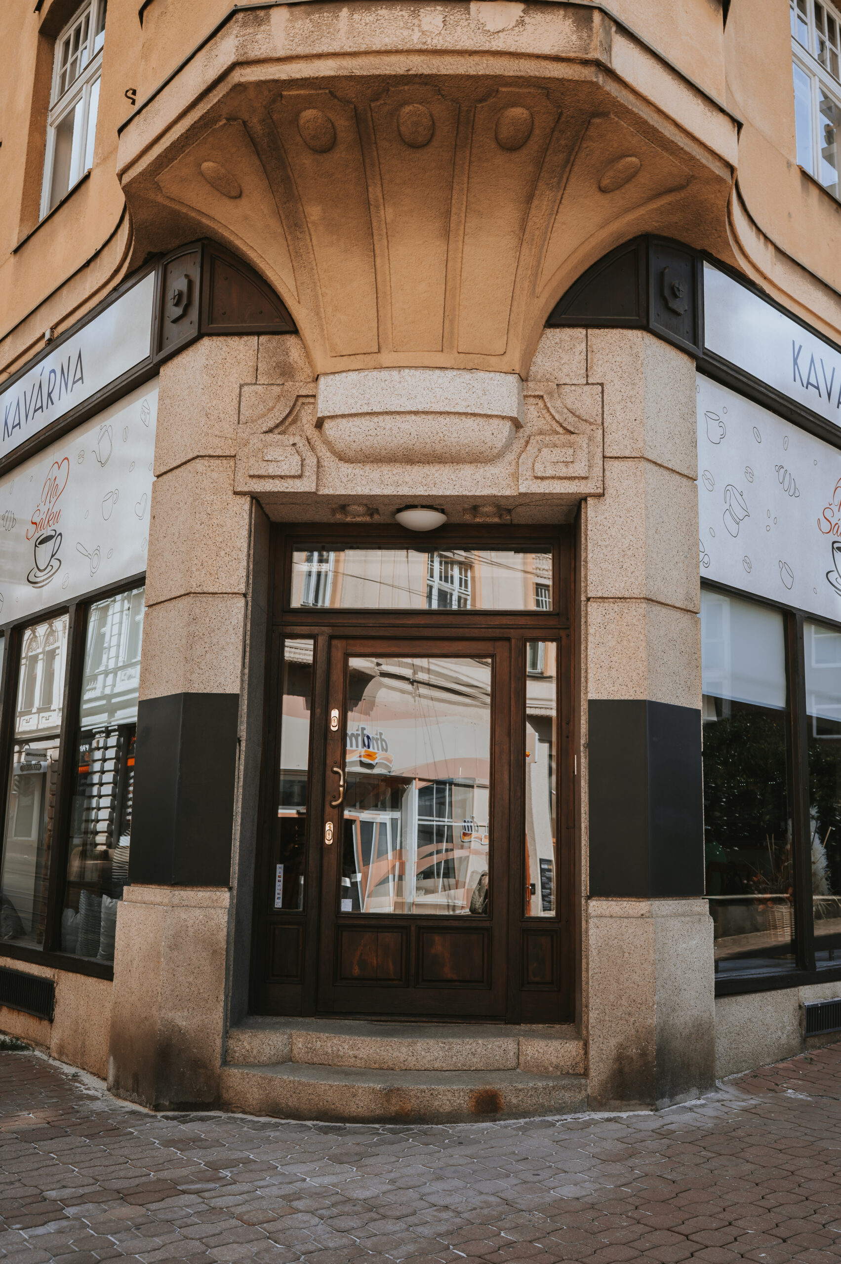 kavarna Na Salku vchod scaled